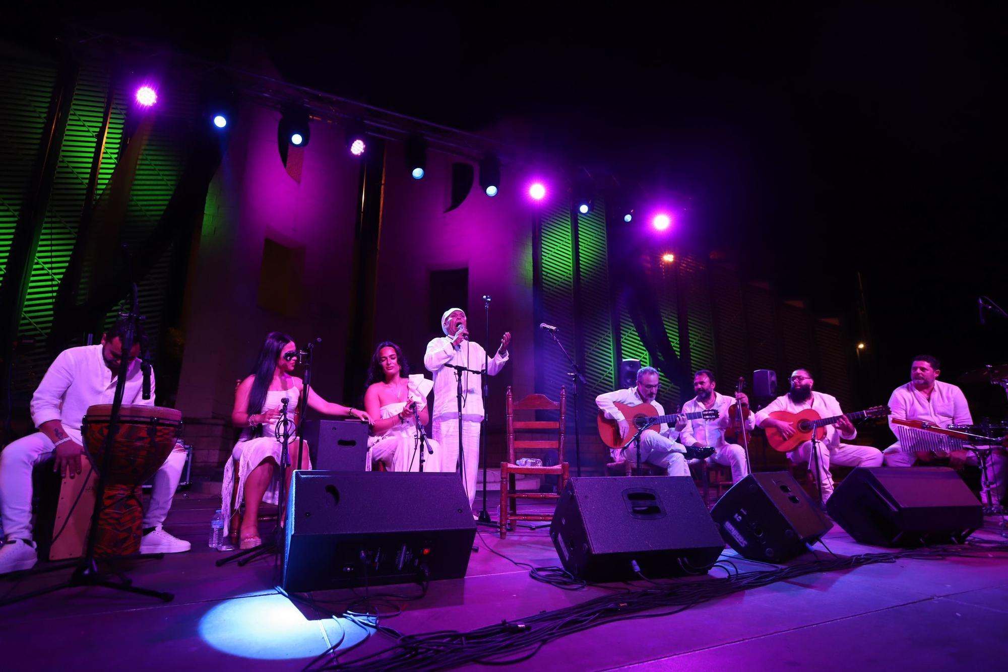 El Pele en la Plaza de la Juventud