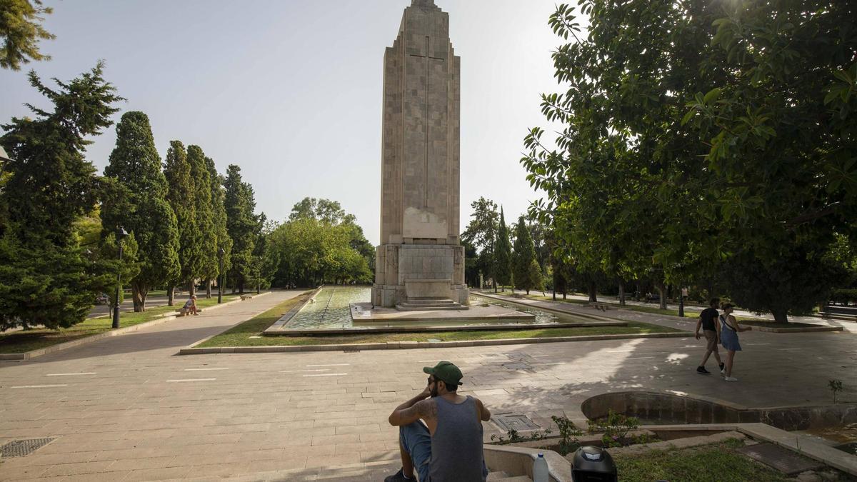El monumento de sa Feixina fue erigido en los 40 por los caídos luchando en el crucero 'Baleares'.