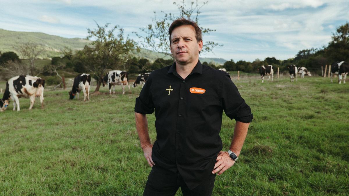 Alberto Amandi en su granja ecológica Los Caserinos.