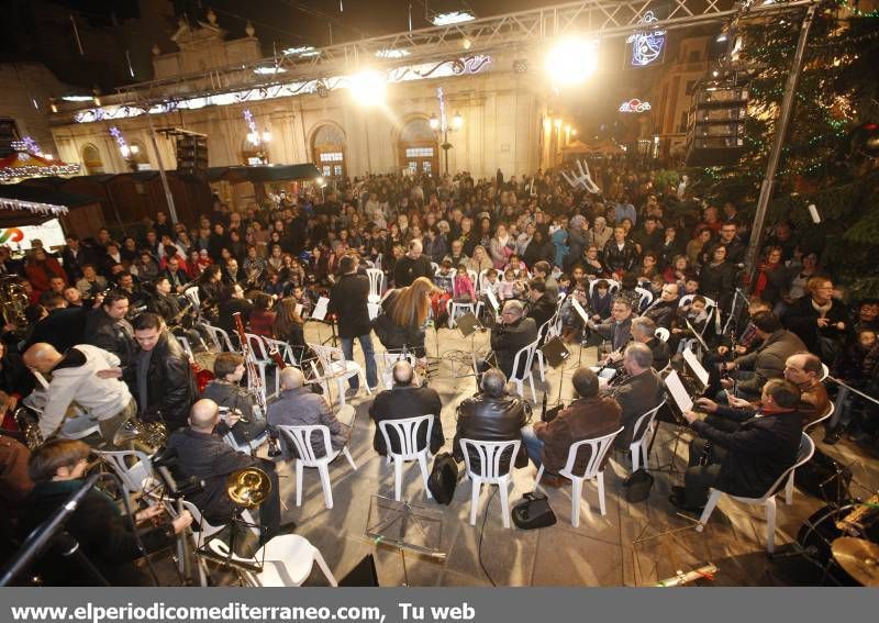 GALERÍA DE FOTOS -- Villancicos en el Mercat de Nadal