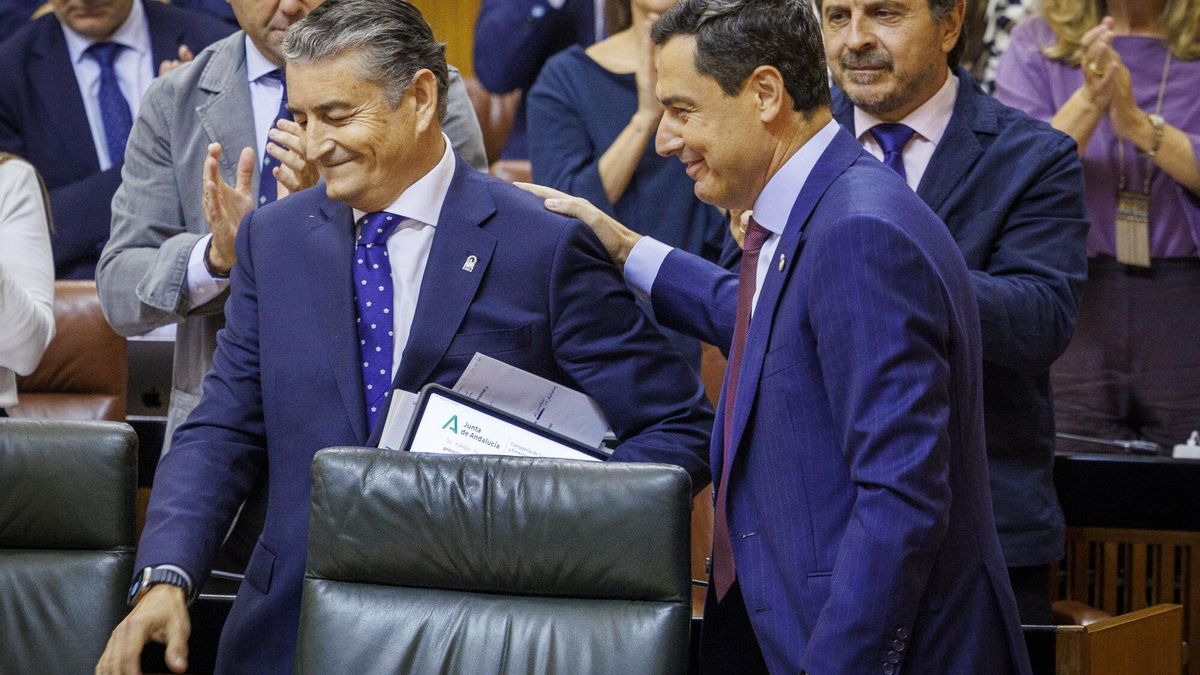Moreno abre "nueva etapa" en la sanidad tras 7 años pero choca con la oposición, la crisis del cribado y su "silla vacía"