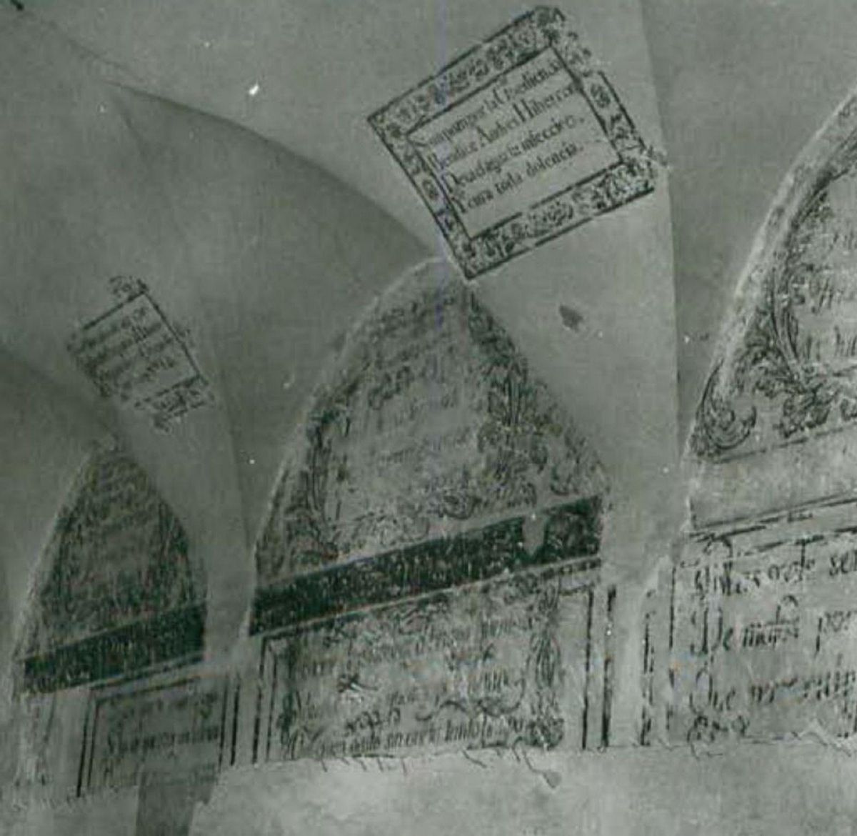 Plafó ceràmic a la casa de l’hort d’en Joan (1976).