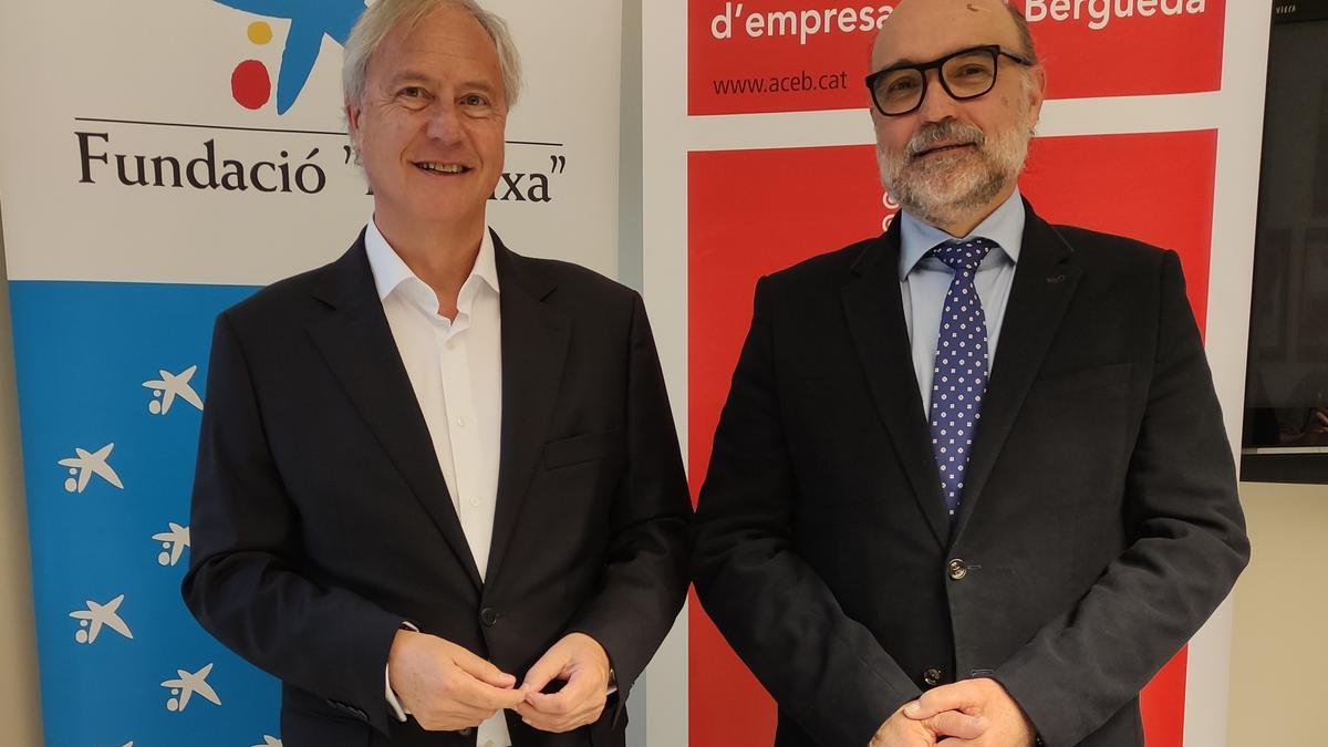 Joaquim Macià, director d’Institucions de CaixaBank; i Josep Maria Serarols, president de l’ACEB