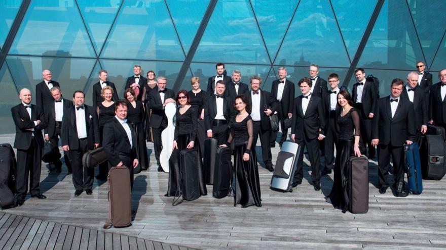 La Orquesta de Lituania y el violinista Sergei Dogadin inician su gira isleña