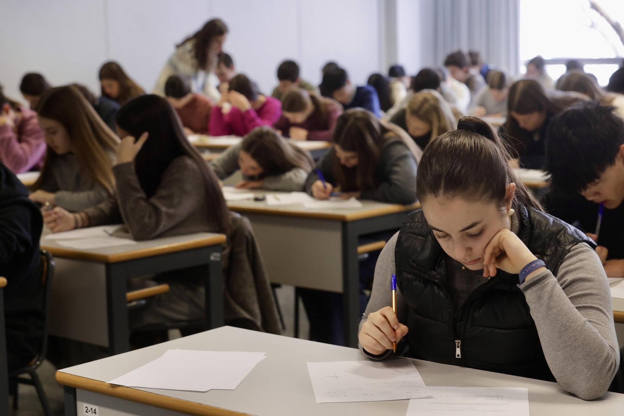 Dos mil niños participan en la Olimpiada Matemática que hoy ha organizado el Colegio Guadalaviar en la UPV