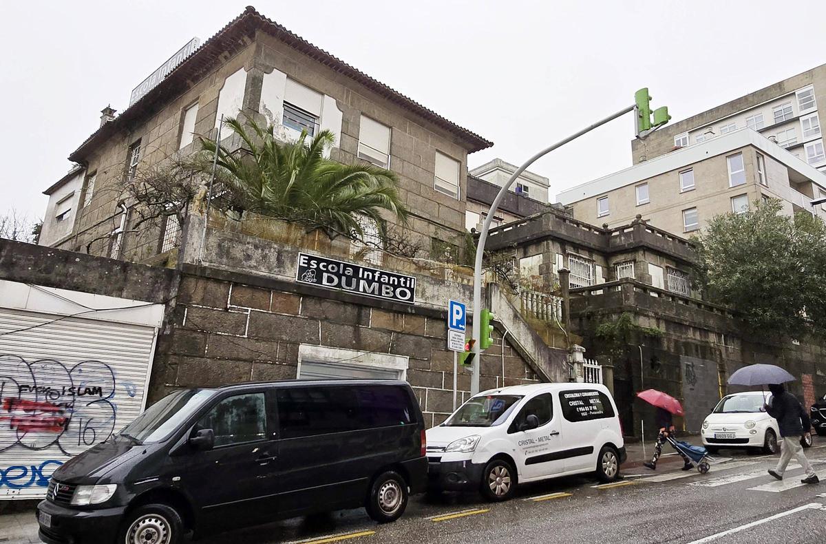 Escuela infantil Dumbo, donde han llegado a vivir veinte okupas.