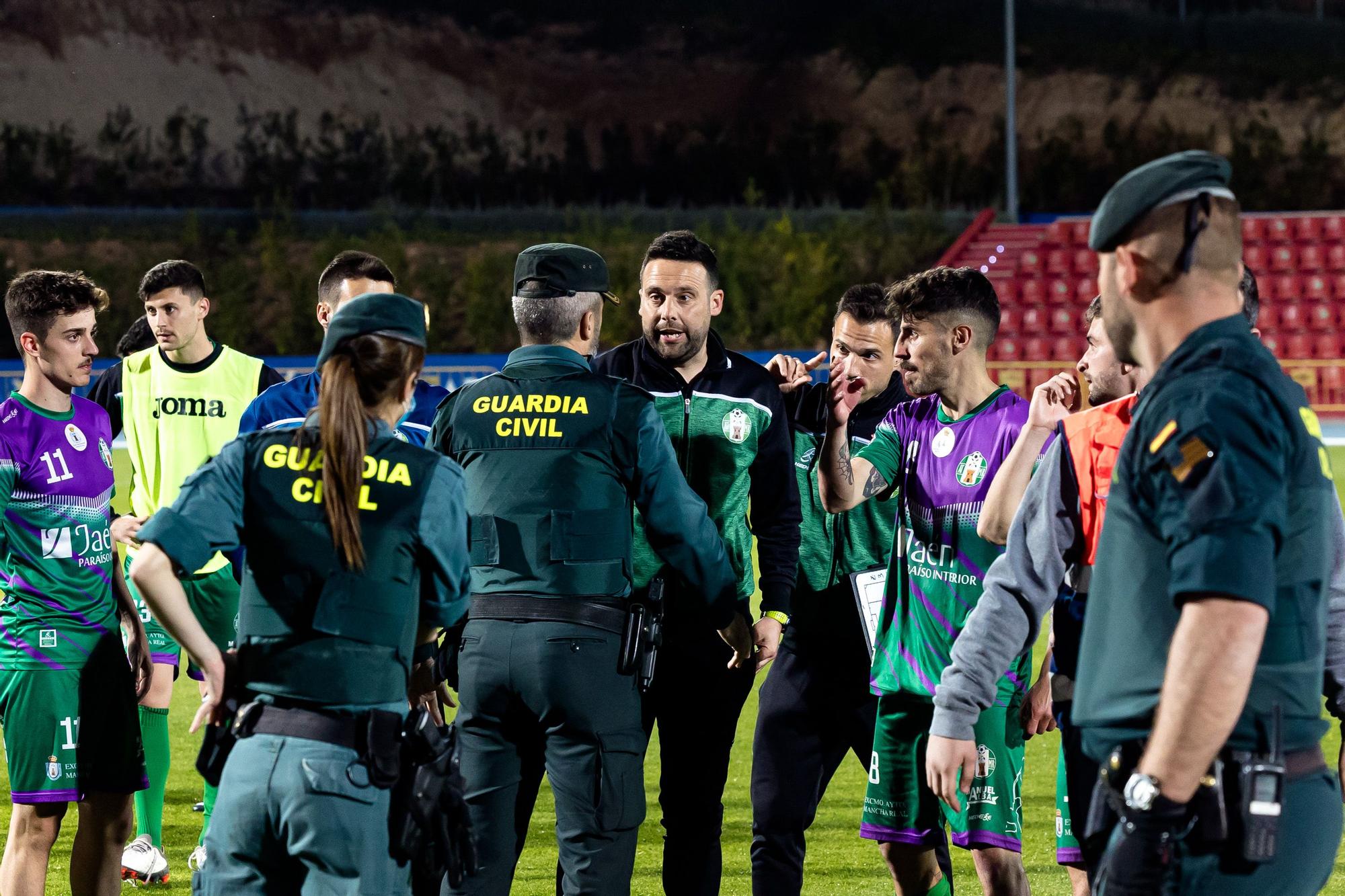 La Nucía deja escapar la victoria con un gol en el 99’. El árbitro sale escoltado tras una tangana final