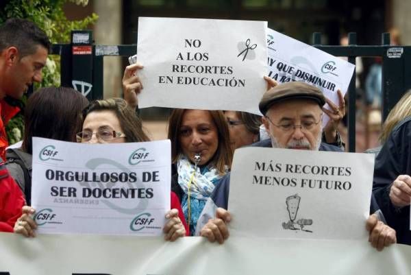 Protesta del Personal Docente no Universitario frente al Servicio Provincial