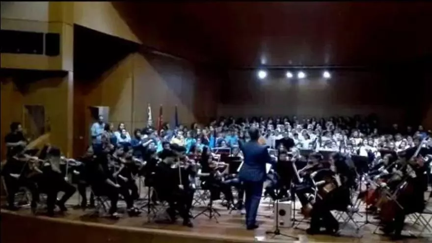 Más de 1.200 escolares cantan el Himno de Canarias en las ocho islas a la vez