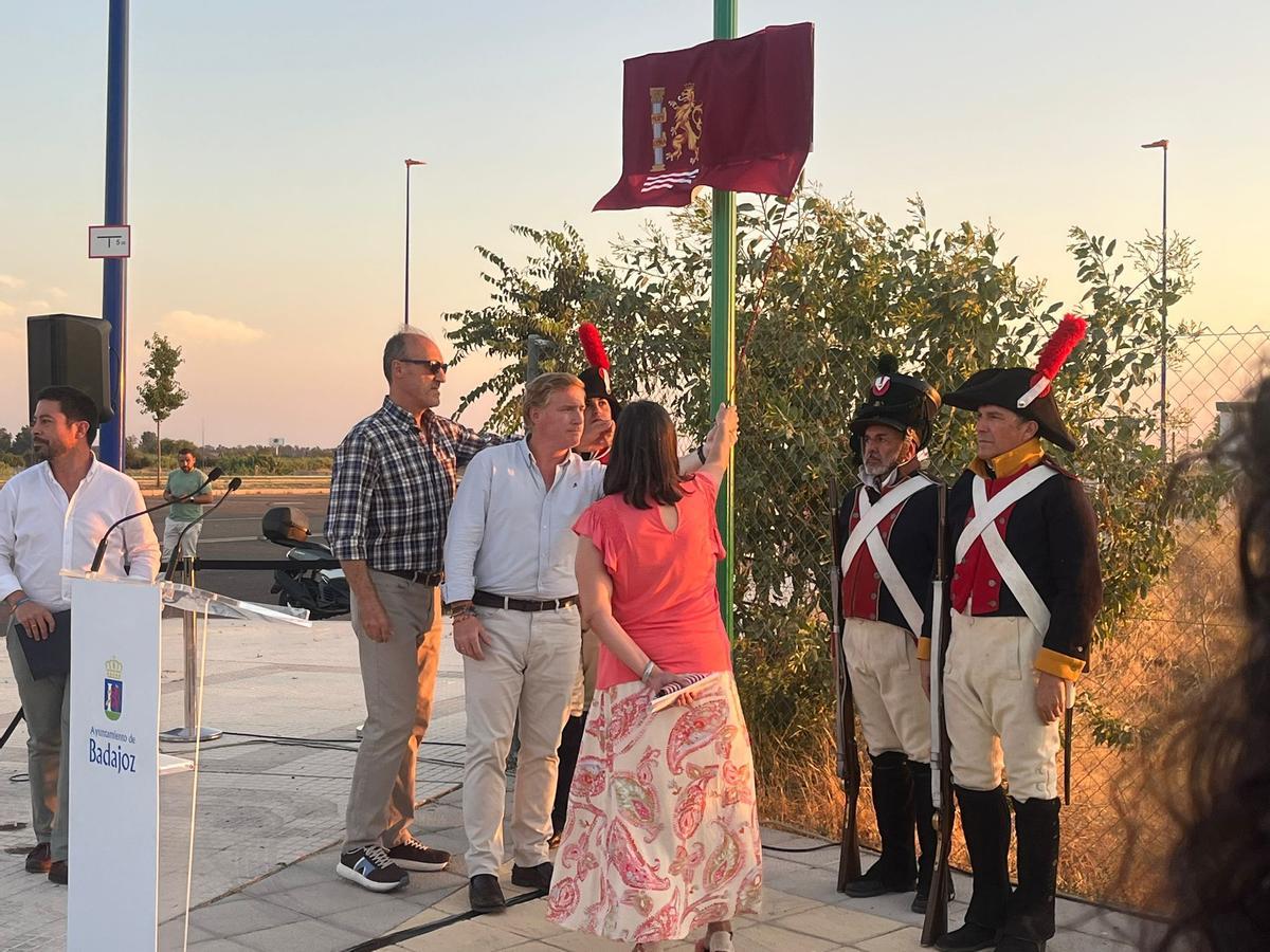 Galería | Así ha sido el homenaje a José Manuel Bueno, al que Badajoz ha dedicado una calle