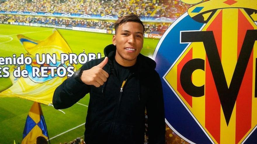 El Villarreal anuncia la incorporación del delantero Roger Martínez