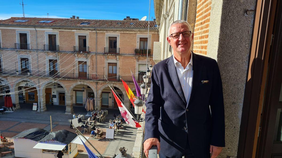 Jesús Caldera en el Ayuntamiento de Ávila.