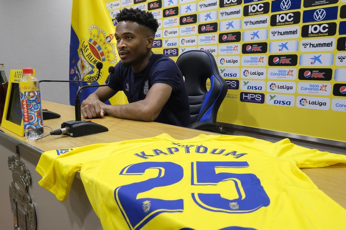 Presentación del nuevo jugador de la UD Las Palmas, Wilfrid Kaptoum