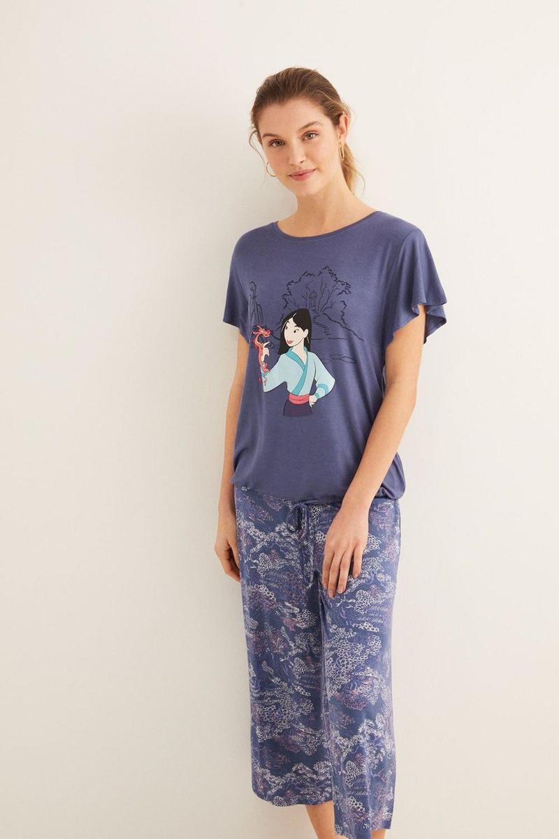 Pijama azul de Mulán de Women'secret. (Precio: 32,99 euros)