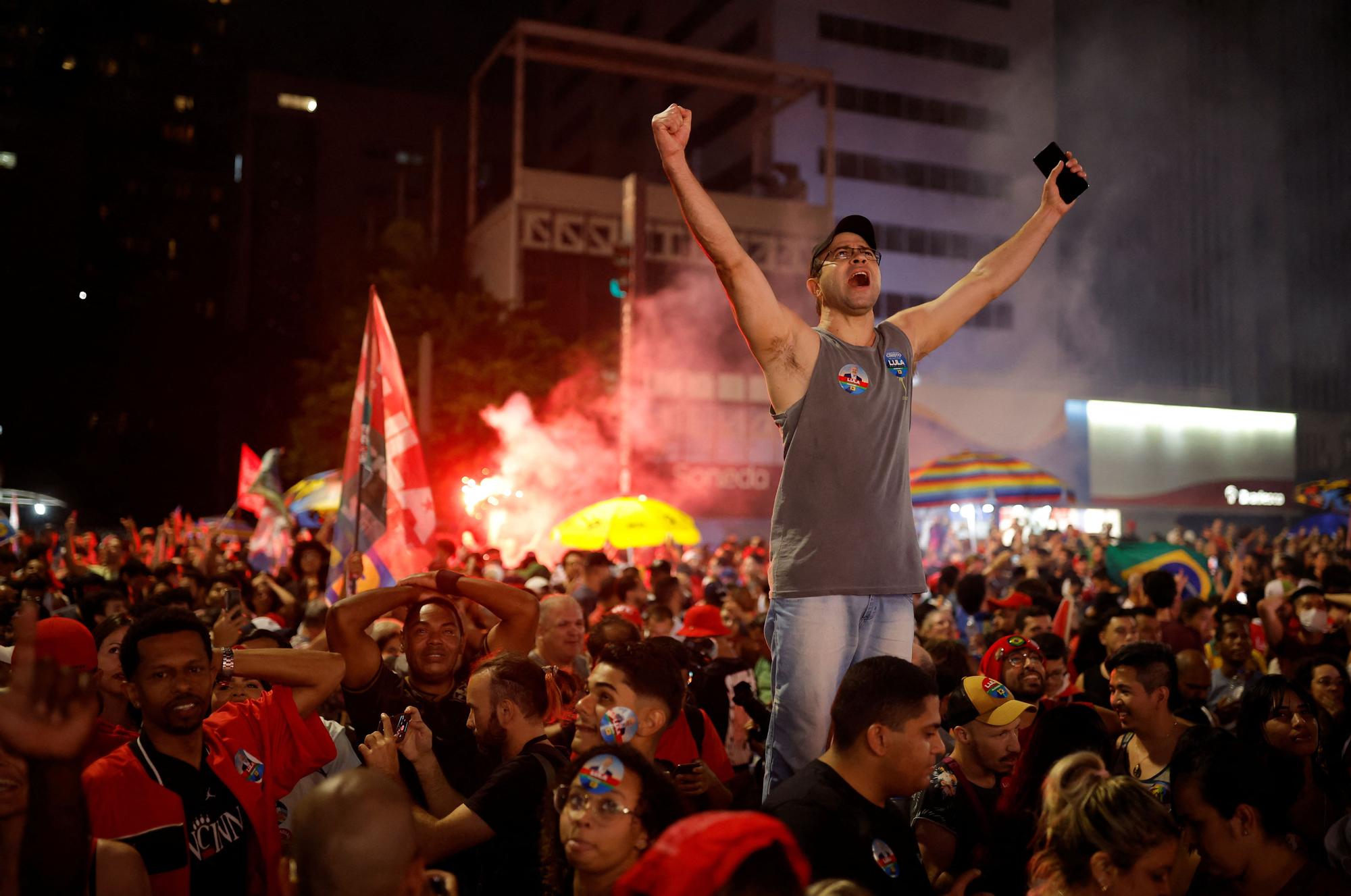 Los seguidores de Lula da Silva celebran su victoria en las elecciones brasileñas