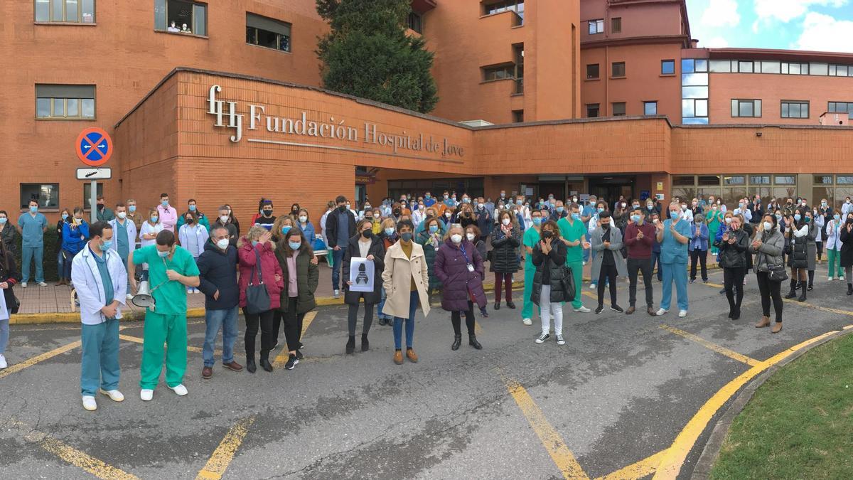 Homenaje en Jove al sanitario fallecido, Pablo Riesgo.