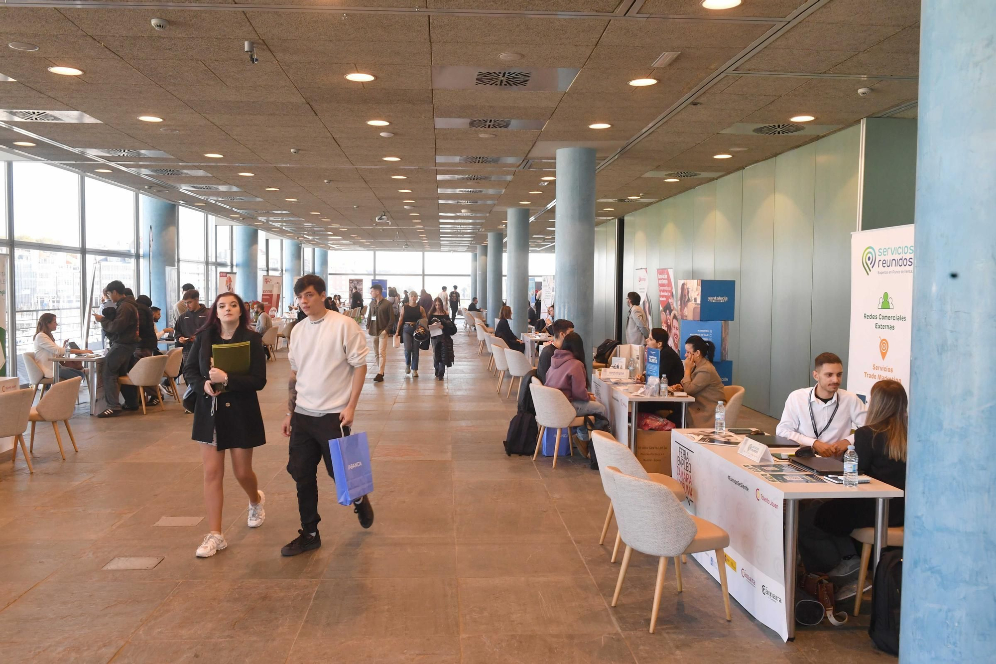 Más de 70 empresas buscan trabajadores en A Coruña