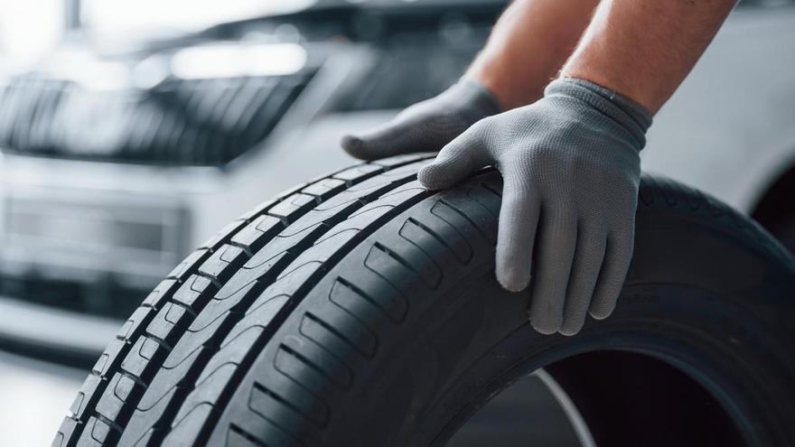 ¿Por qué algunas ruedas de coche tienen los tapones verdes?