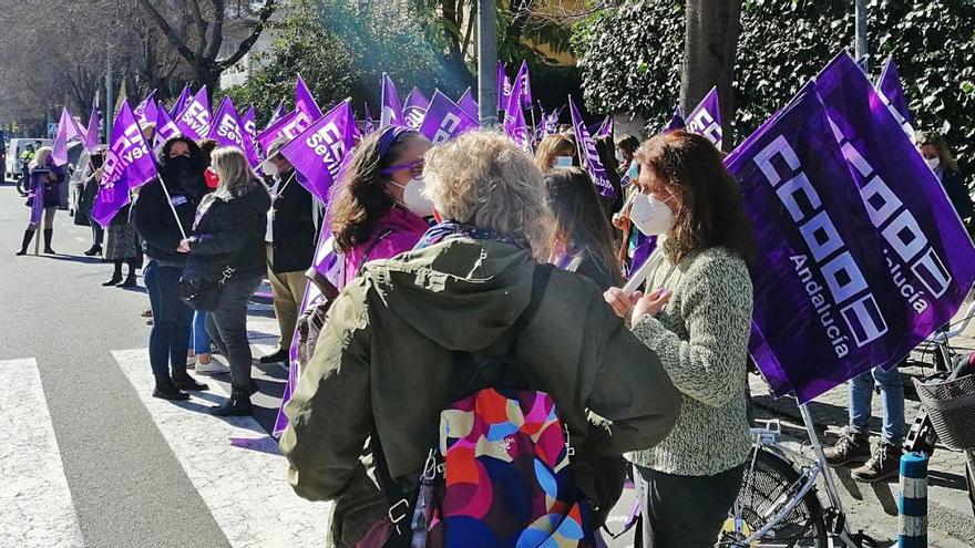 Concentració per protestar per la bretxa salarial a Sevilla  ahir