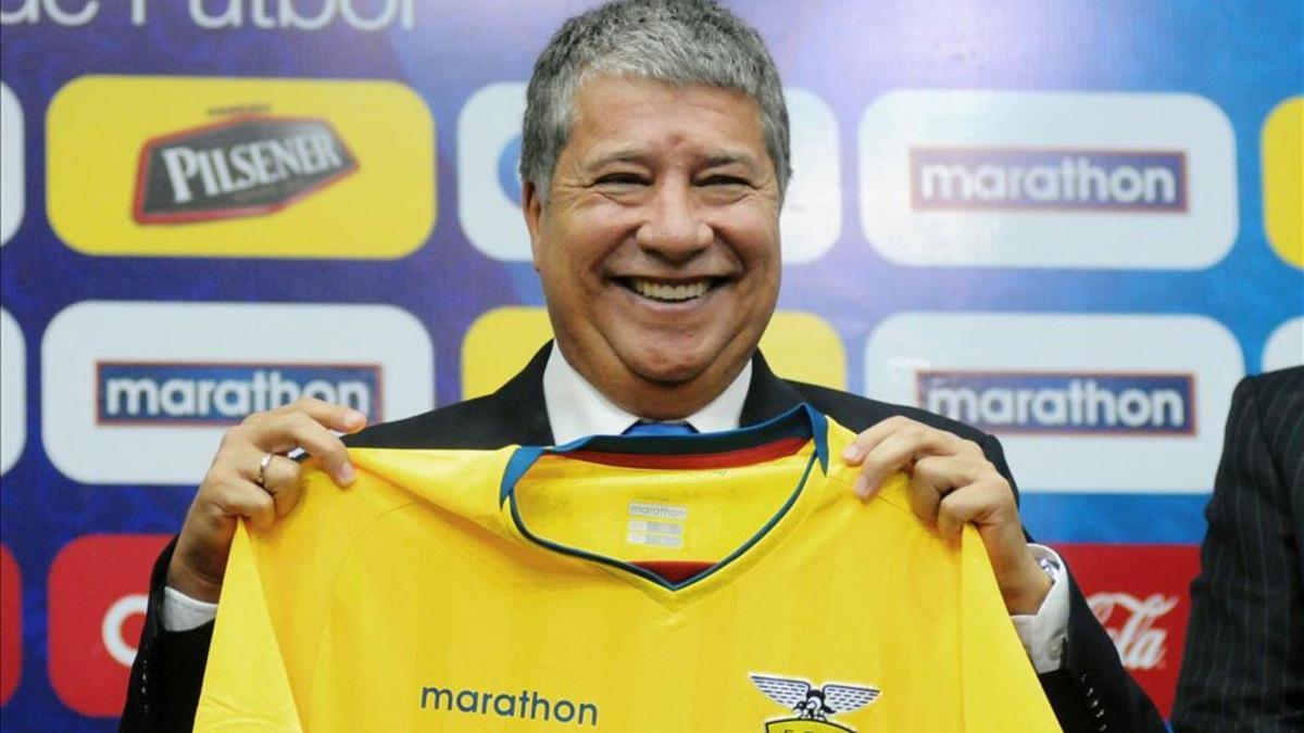 Hernán 'Bolillo' Gómez no es más técnico de la selección de Ecuador