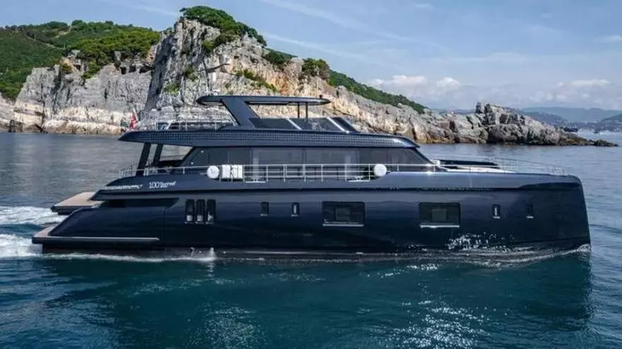 Una mansión flotante en el puerto de Ibiza: 16,5 millones, jacuzzi, club de playa...