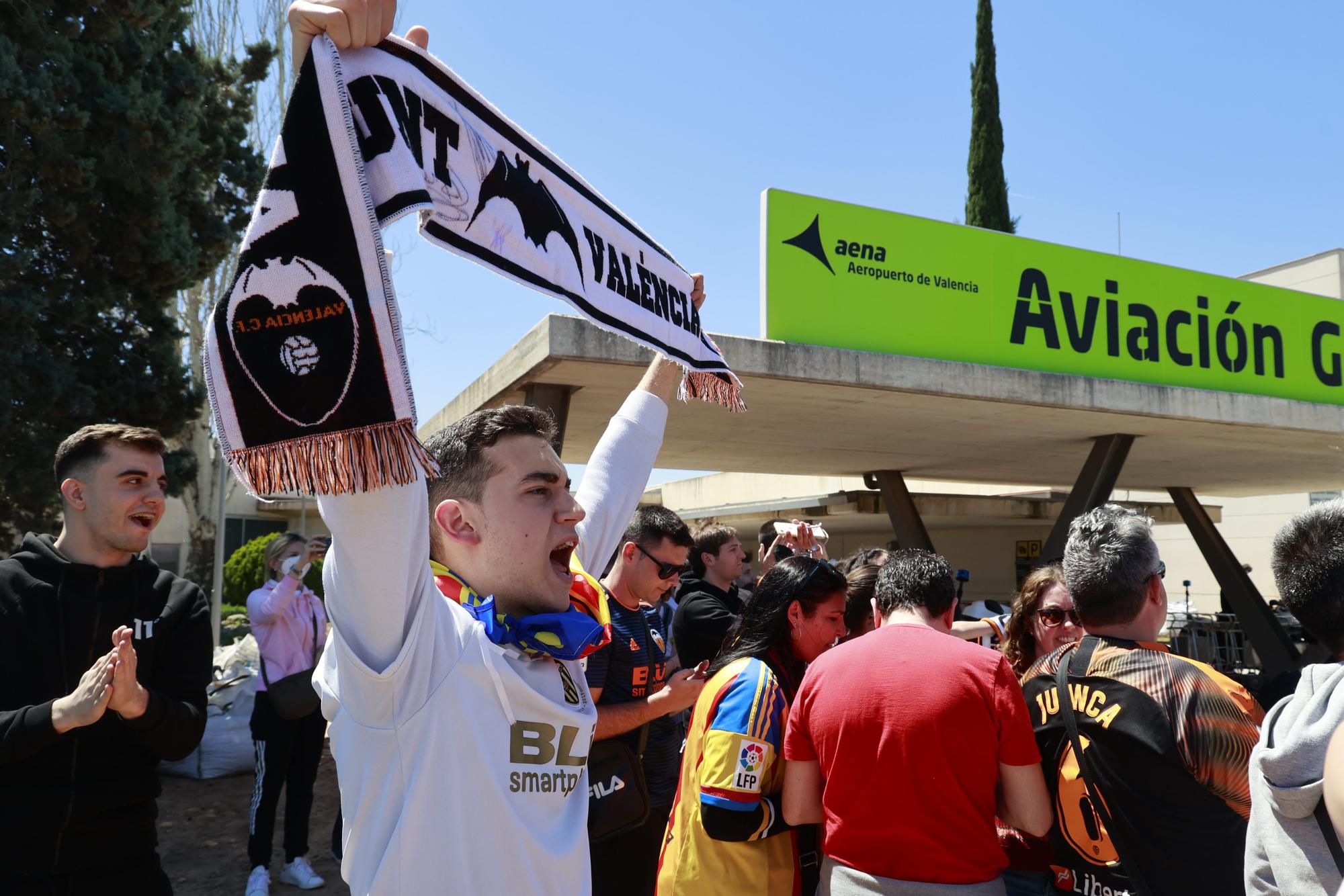 Así ha recibido la afición recibe al Valencia CF en Manises