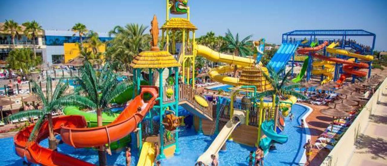 La oferta de ocio de La Marina Resort gusta a niños y mayores.