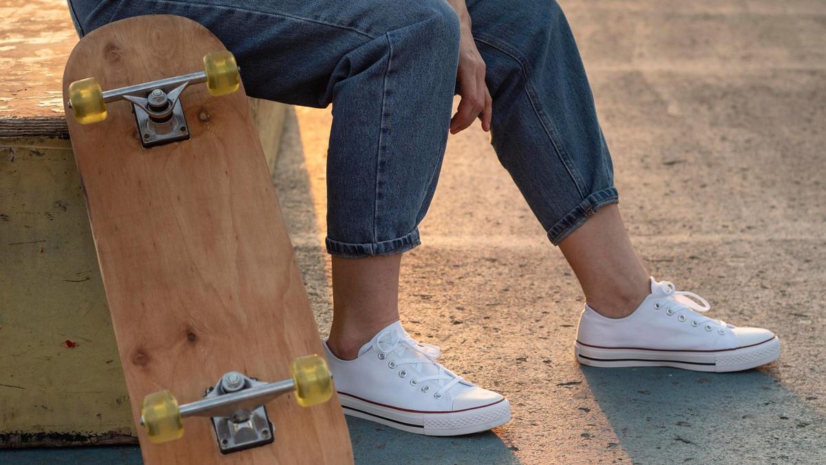 Se disparan las ventas de estas zapatillas Vans que más recomiendan los hombres por lo cómodas que son