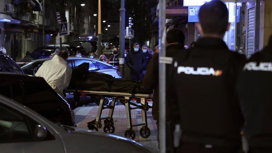 La Policía investiga el hallazgo de dos cadáveres dentro de un bar en Madrid