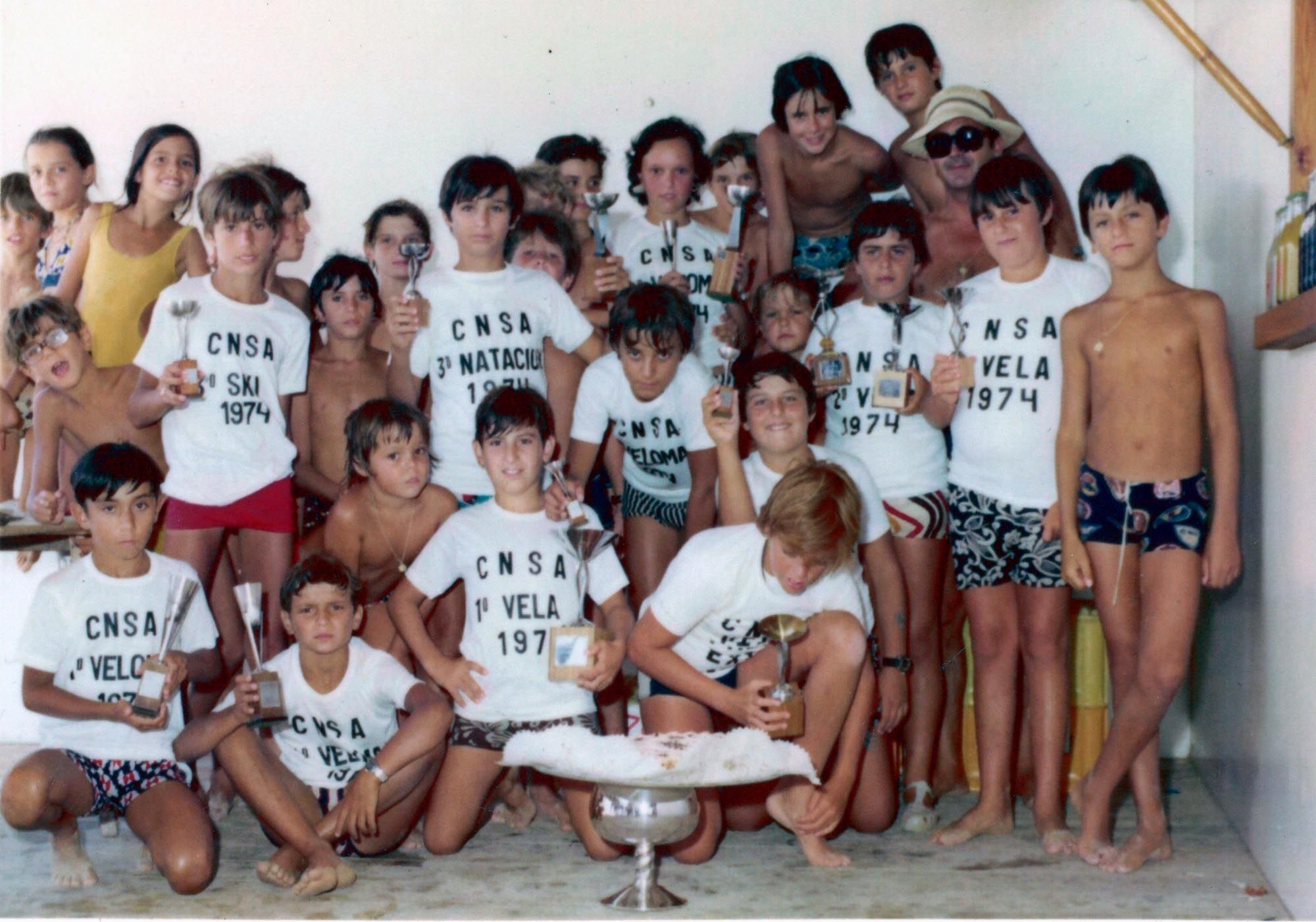 Equipo de Optimist de 1974.