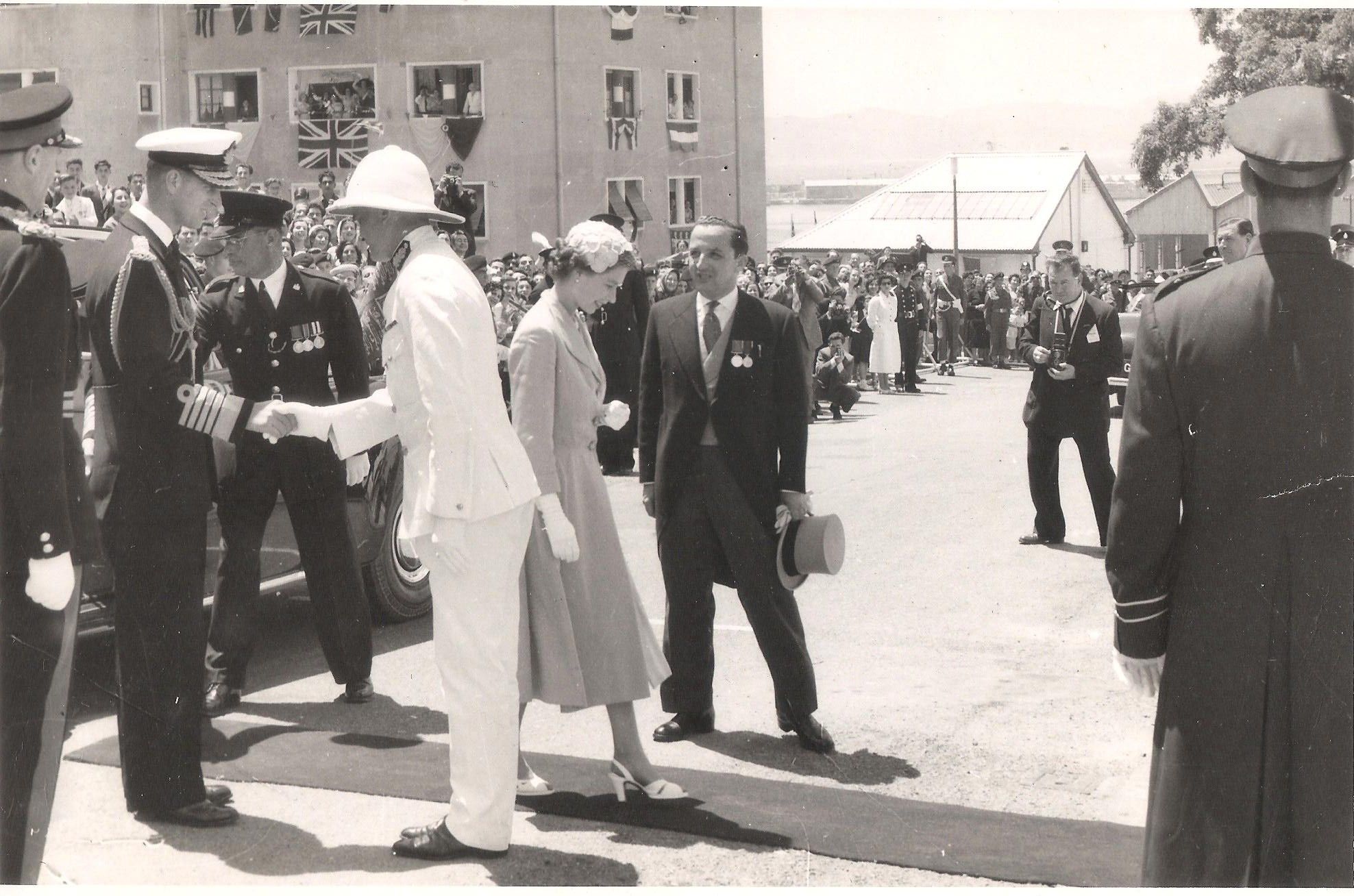 La reina Isabel II en Gibraltar  en 1954