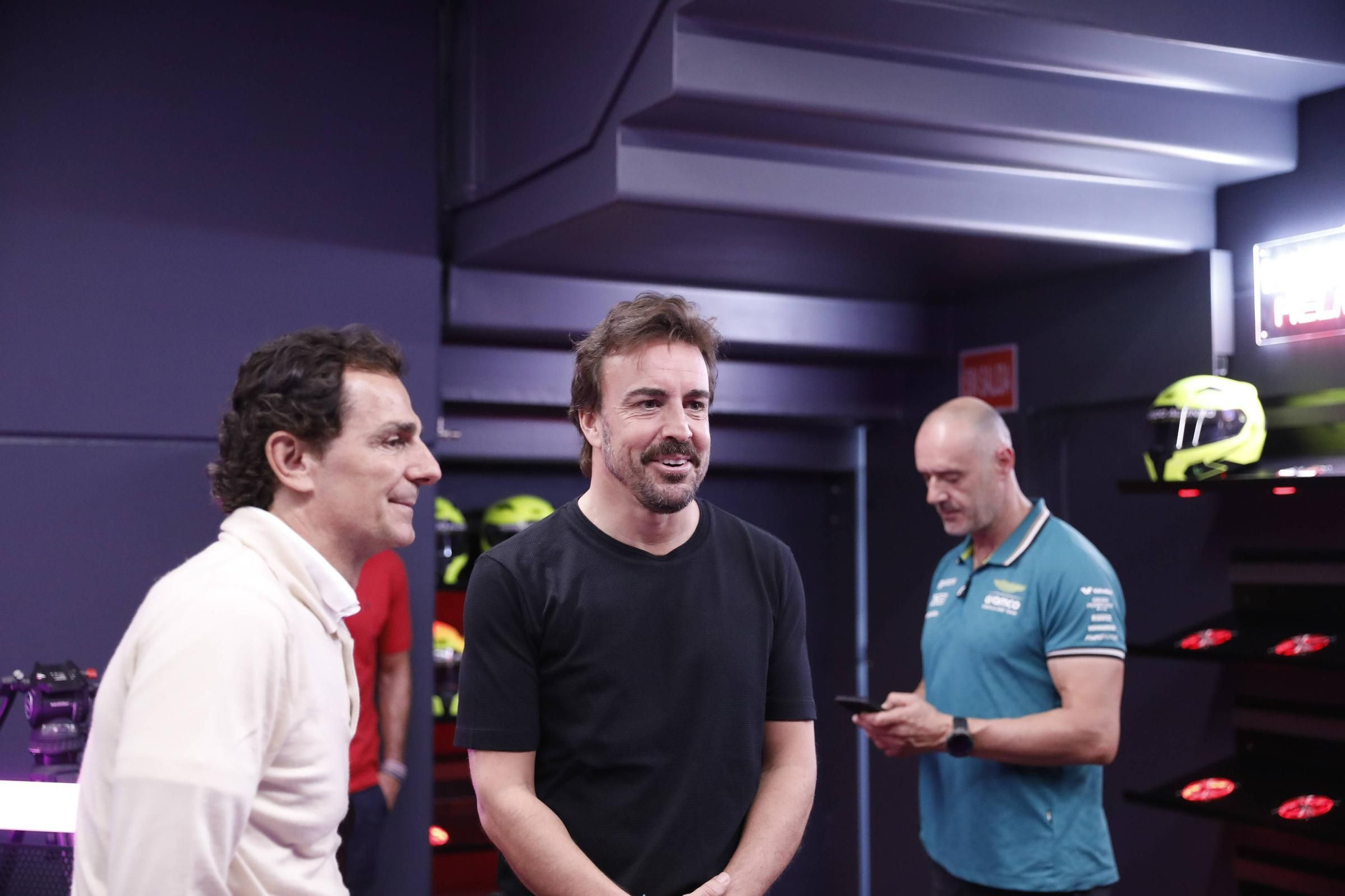 El piloto de Fórmula 1 Fernando Alonso presenta su nuevo circuito indoor de karting en La Morgal (Llanera)