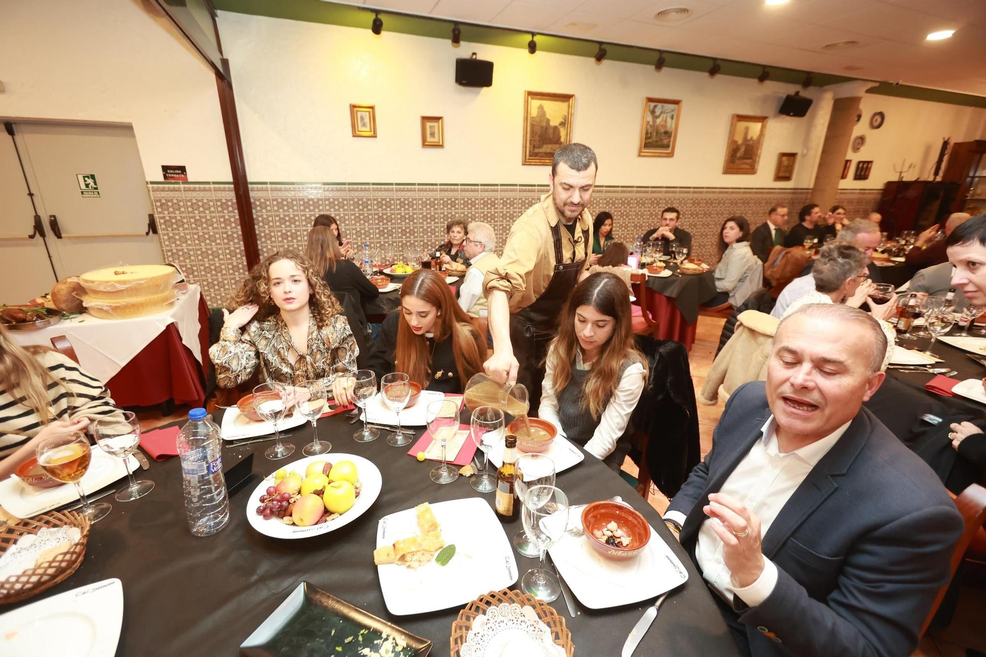 Galería de fotos del 'sopar medieval' de la Associació Gastronòmica de Vila-real