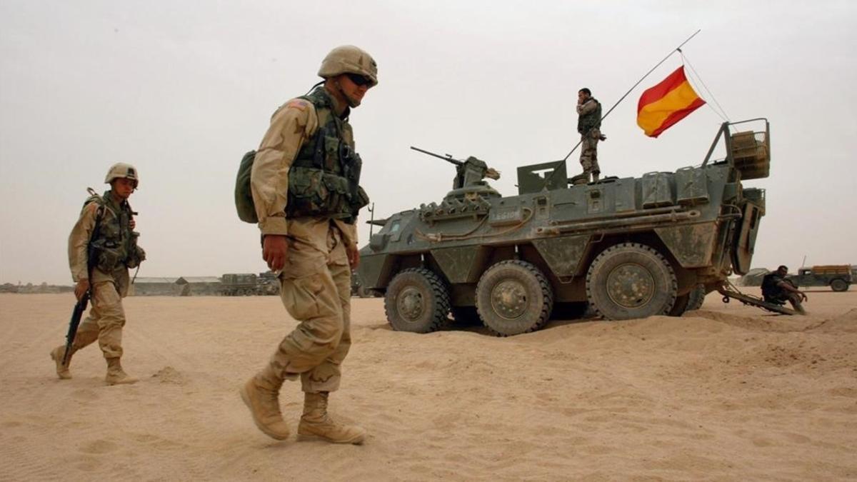 Tropas españolas soldados españoles en Nayaf, Irak, en el 2004.