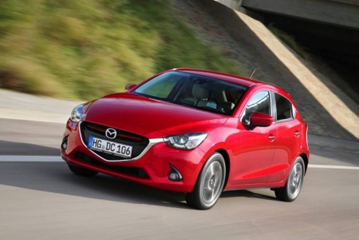 ctv-tga-mazda2 2015 action 2 screen
