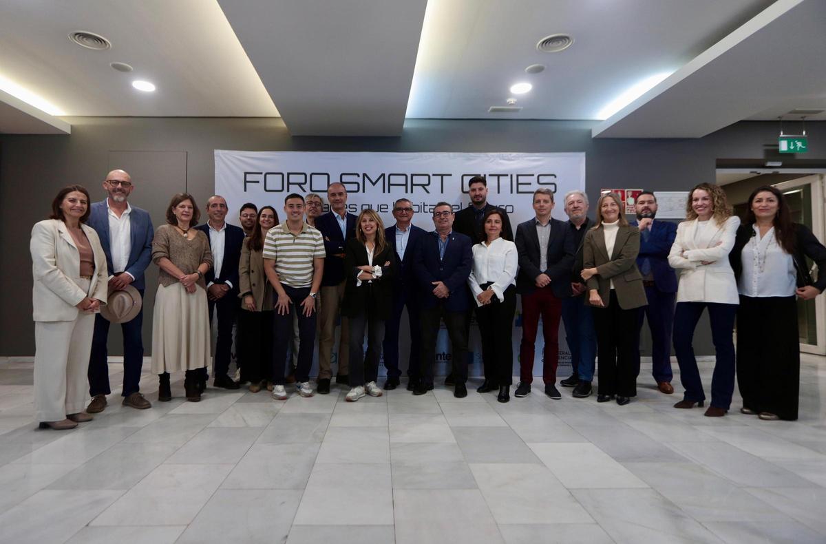 Cristina Baixauli, José Vicente Fernández, Paula Sánchez de León, Miguel Angel Catalán, Héctor Baldó, Laura Gascón, Fernando Civera, José Javier Celdrán, Marcos J. Lacruz, Sònia Valiente, José García Sánchez, Miguel Gomis, Jordi Ruiz, Pilar de la Fuente, Pedro Fresco, Vicent Botti, Victoria Majadas, Pablo Marichal, Silvia Tomás, y Ana Cidad.