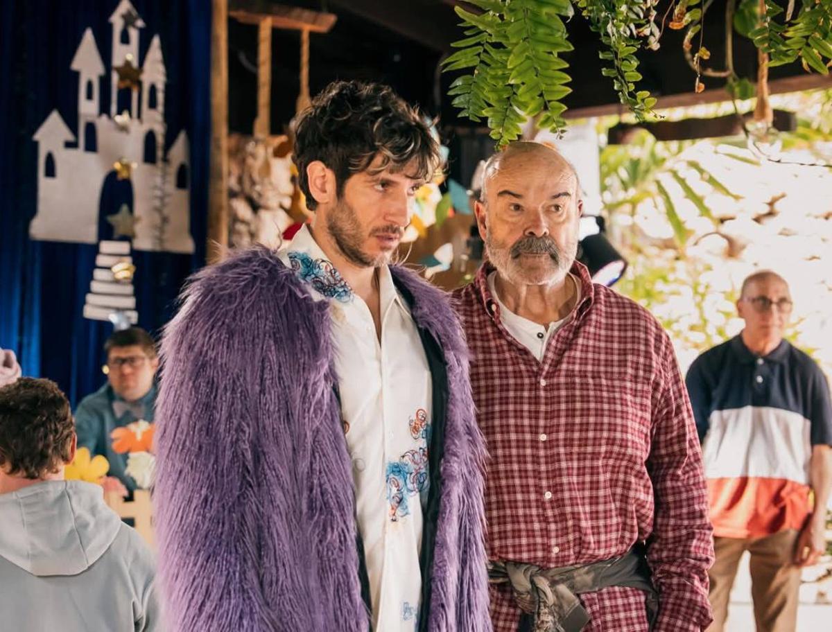 Quim Gutiérrez y Antonio Resines, protagonistas de ‘Haciendo amigos’. | MARINA CAPUTO /SONY PICTURES SPAIN