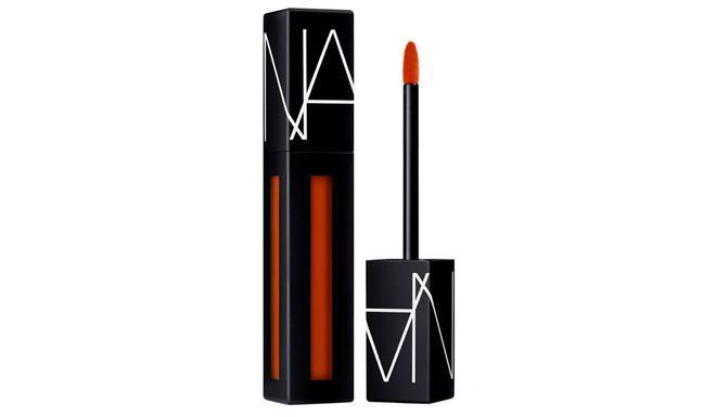 Labial en tono dorado de Nars