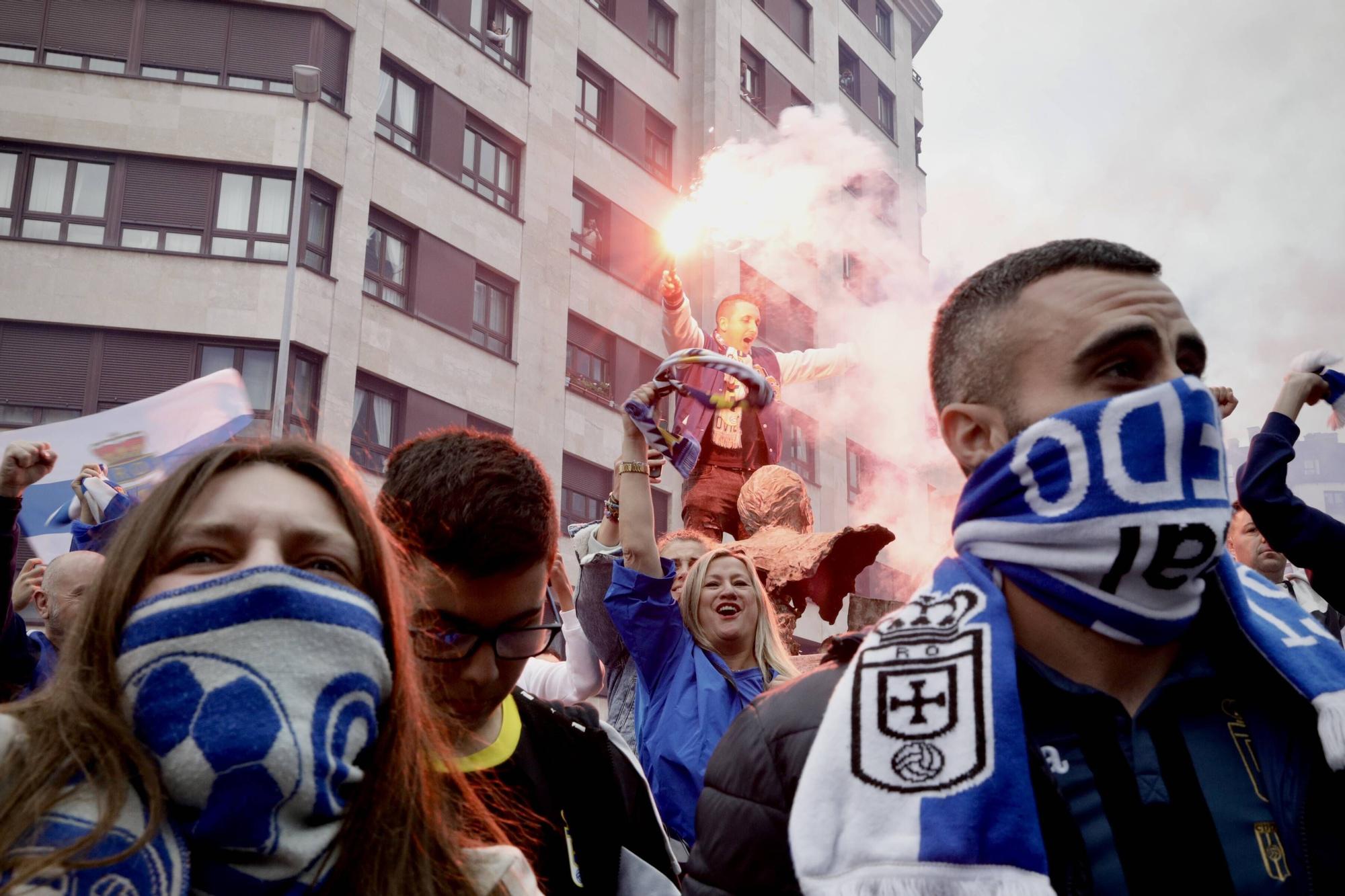 EN IMÁGENES: Ambiente antes del partido entre el Real Oviedo y el Andorra