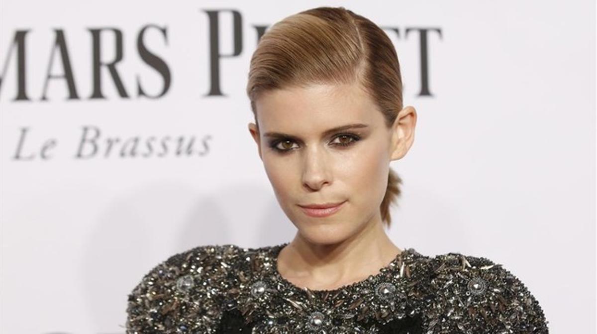 {mrocaactress} kate {mara} {arrives} for the american {theatre140609183427}