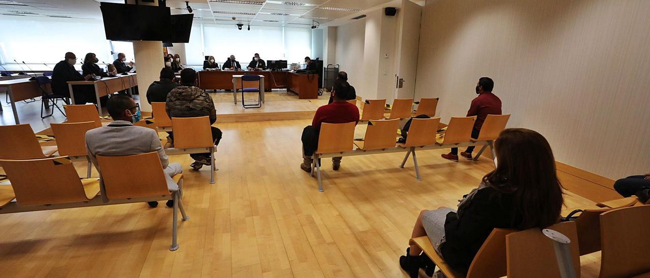 Una imagen de archivo de un juicio en la sección VII de la Audiencia Provincial, que tiene su sede en Elche.