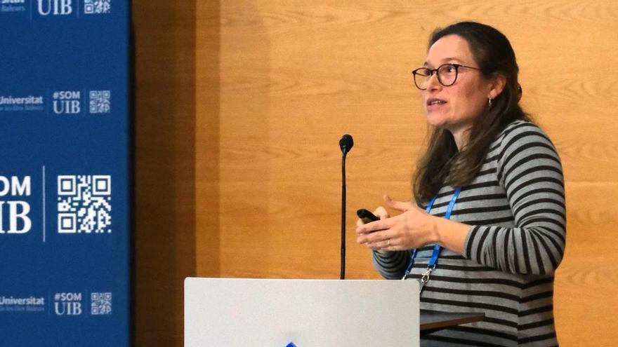 Magdalena Adrover, durante su ponencia.