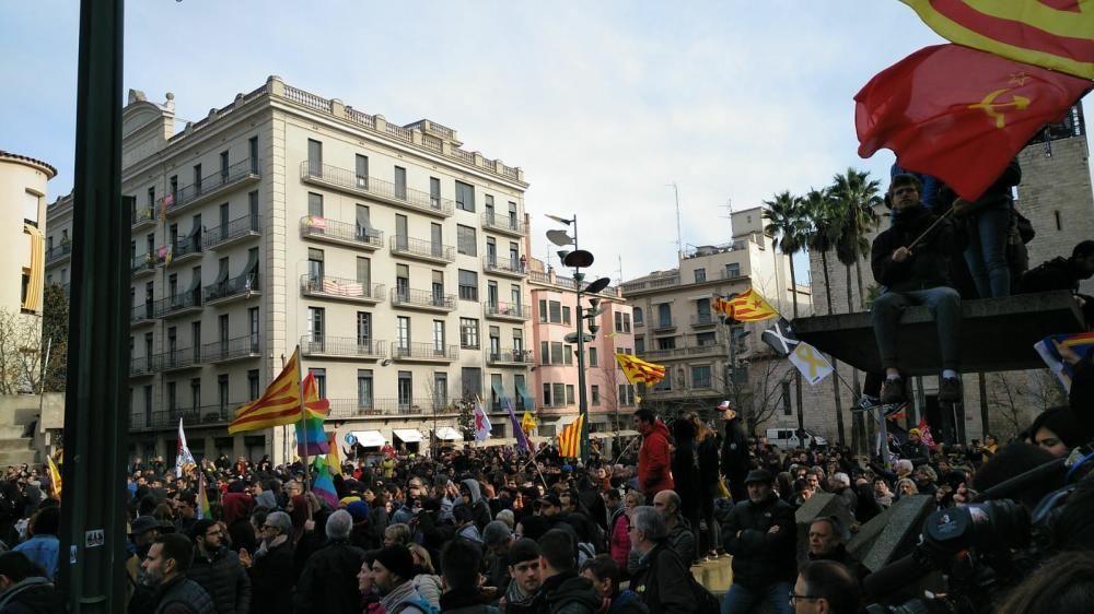 Manifestació contrària a l'acte de Borbonia a Girona pel Dia de la Constitució