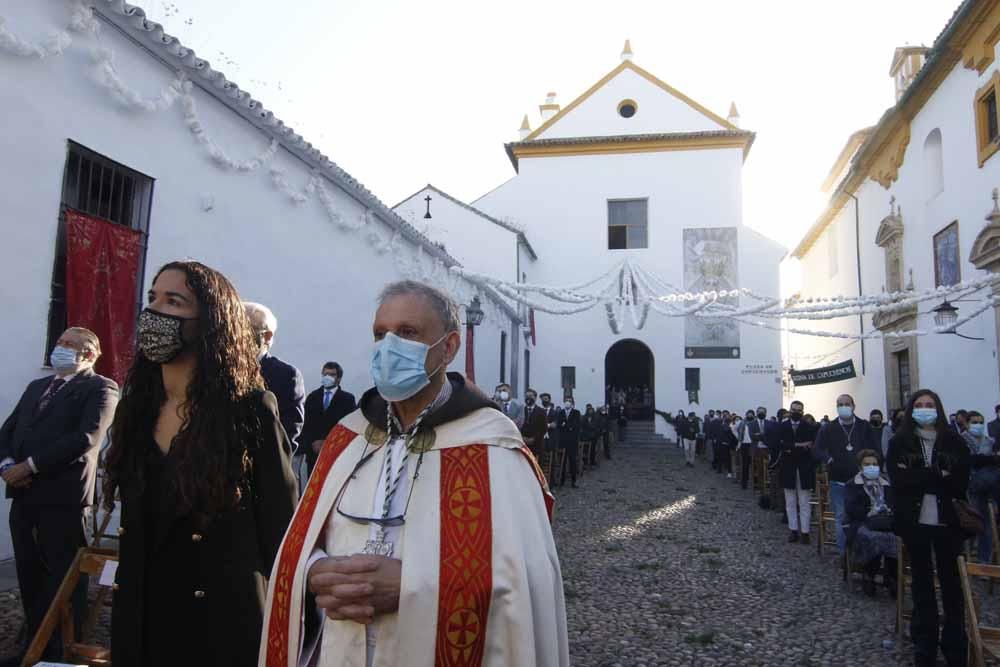 La Virgen de la Paz vuelve a su plaza de Capuchinos