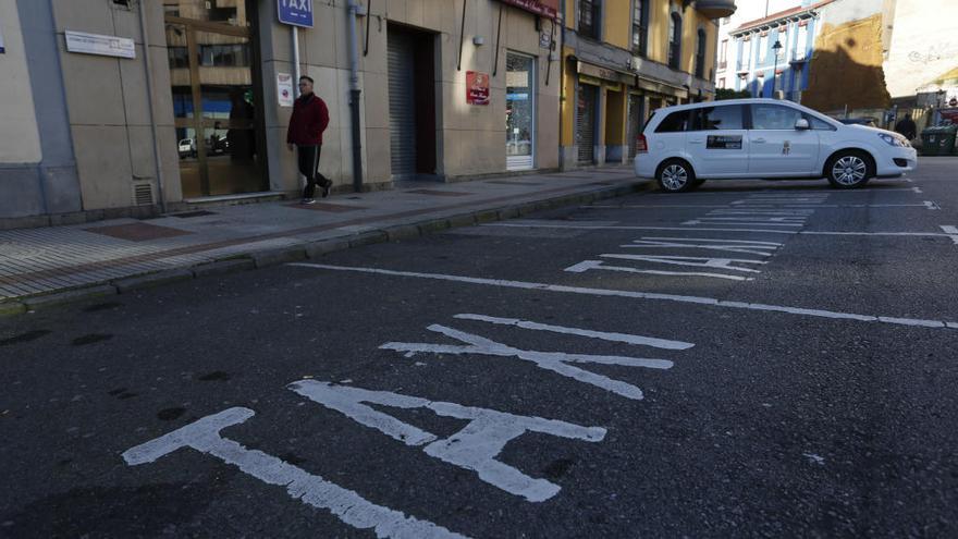 El número de taxis activos se reduce en Avilés un 50% para garantizar el  servicio y prevenir contagios - La Nueva España