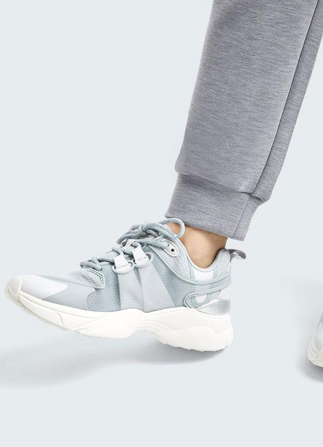 Zapatillas con rejilla