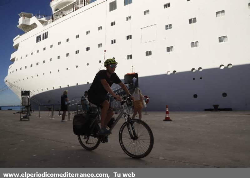 Crucero en el puerto de Castelló