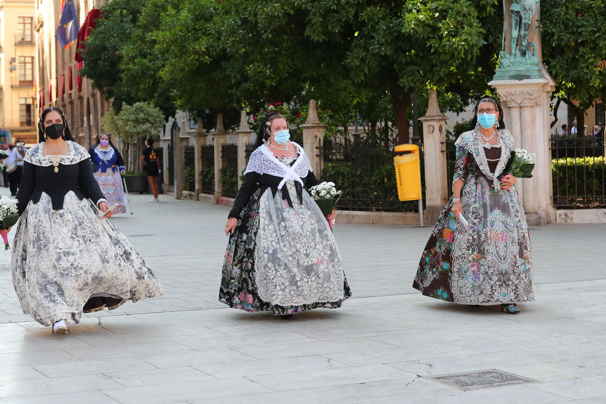 Búscate en la ofrenda por la calle caballeros de las 17:00 a las 18:00