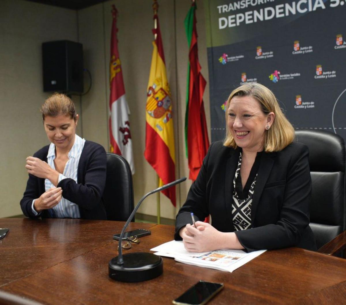 Clara San Damián e Isabel Blanco en la rueda de prensa