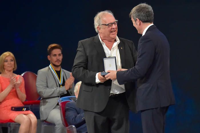 Acto institucional del Día de Canarias. Entrega ...